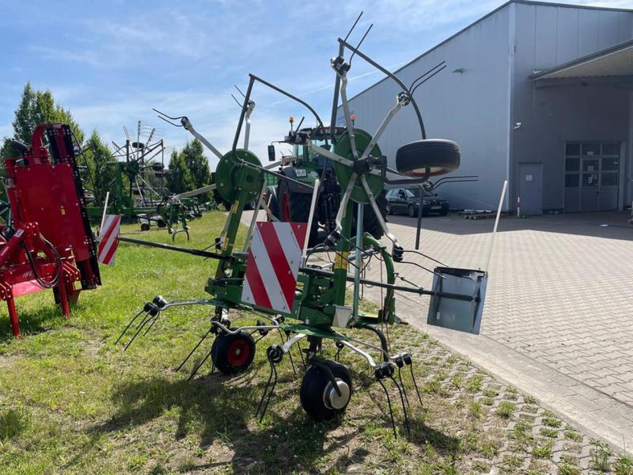 Fendt TWISTER 5204 - Tedder/ Rake: picture 3 Fendt TWISTER 5204 - Tedder/ Rake: picture 3