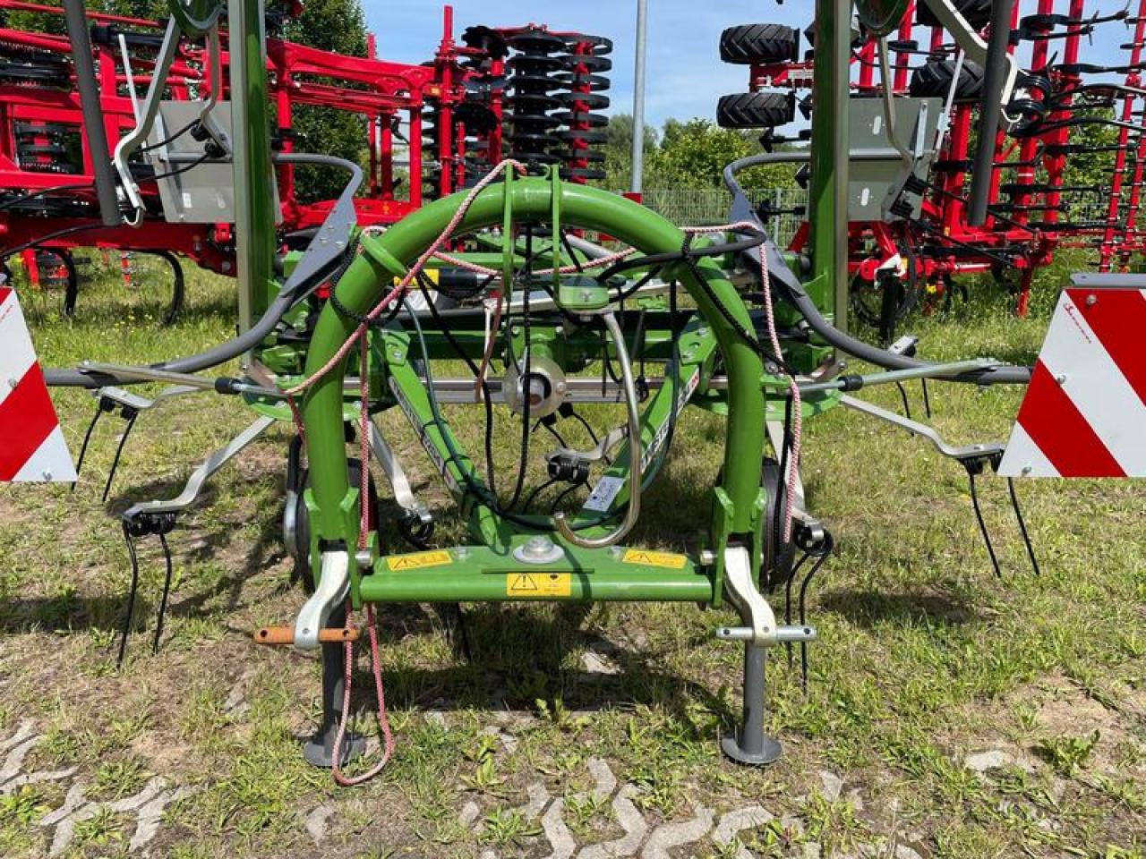 Fendt TWISTER 5204 - Tedder/ Rake: picture 5 Fendt TWISTER 5204 - Tedder/ Rake: picture 5