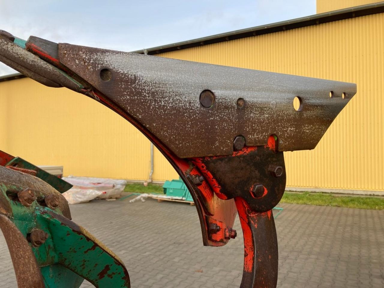 Kverneland LB100-160 - Plow: picture 5 Kverneland LB100-160 - Plow: picture 5