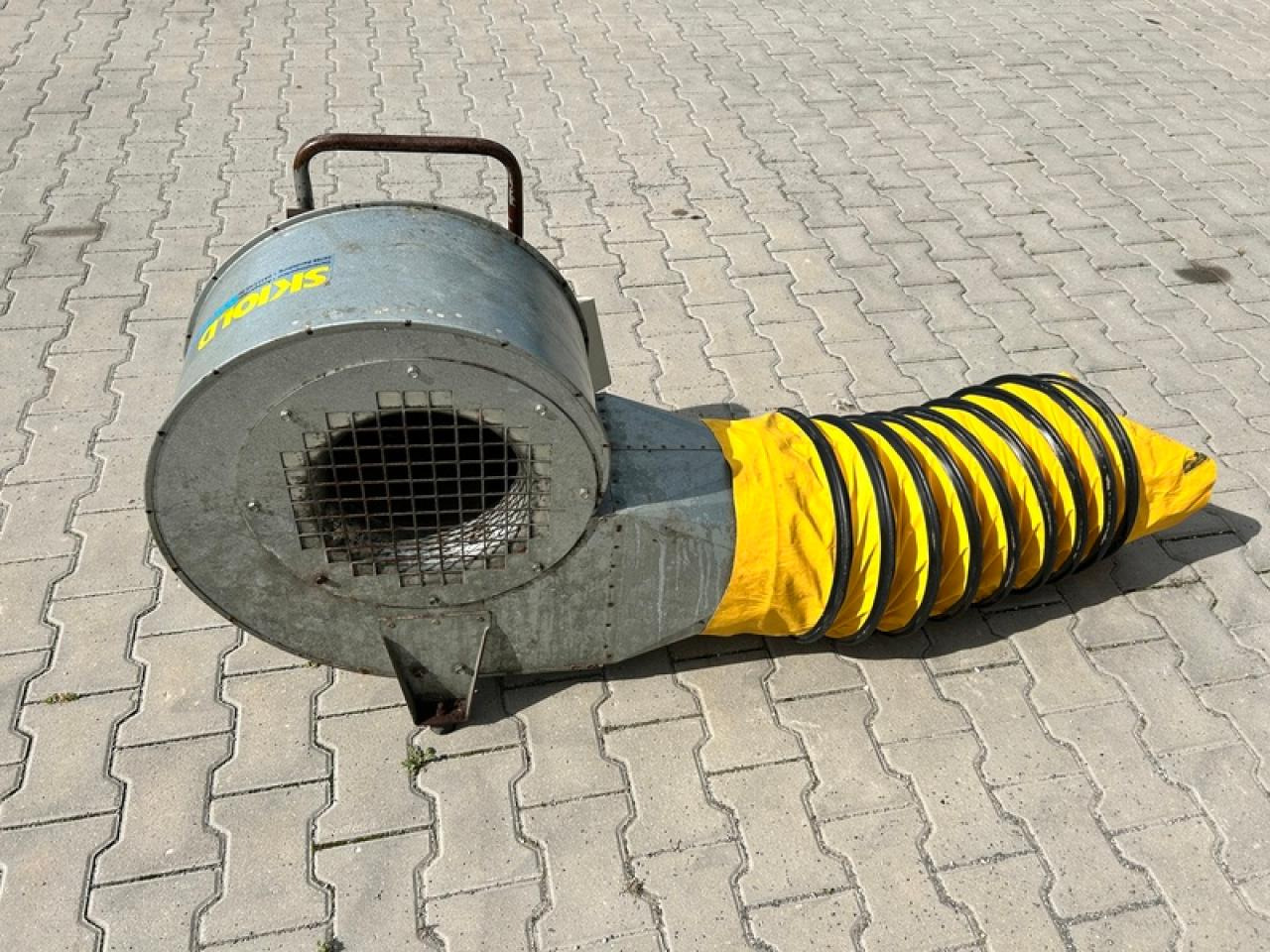 STROHGEBLÄSE - Livestock equipment: picture 2 STROHGEBLÄSE - Livestock equipment: picture 2