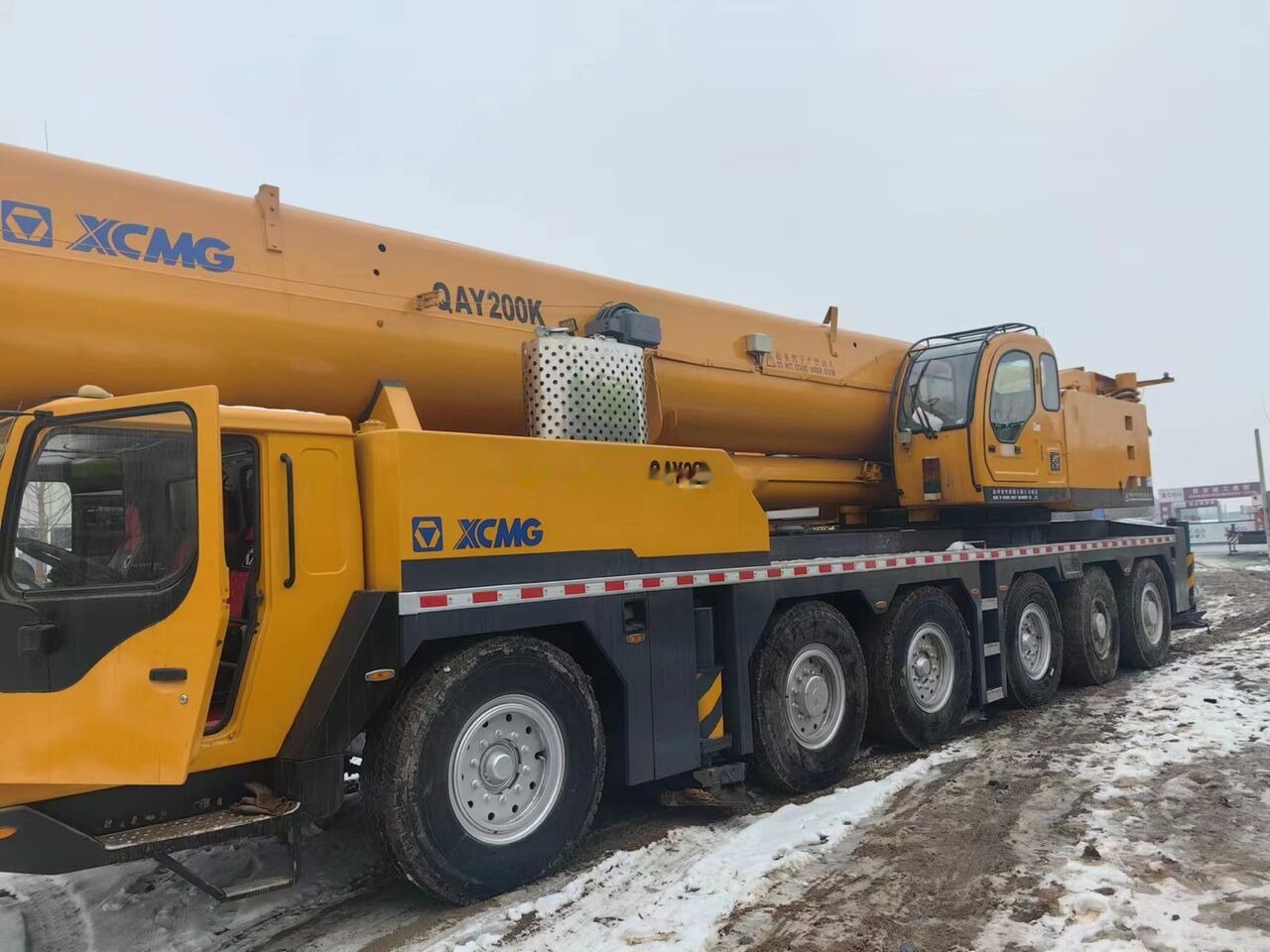 XCMG QAY200 truck crane 25 50 70 80 100 200 mobile crane for sale - Mobile crane: picture 5 XCMG QAY200 truck crane 25 50 70 80 100 200 mobile crane for sale - Mobile crane: picture 5