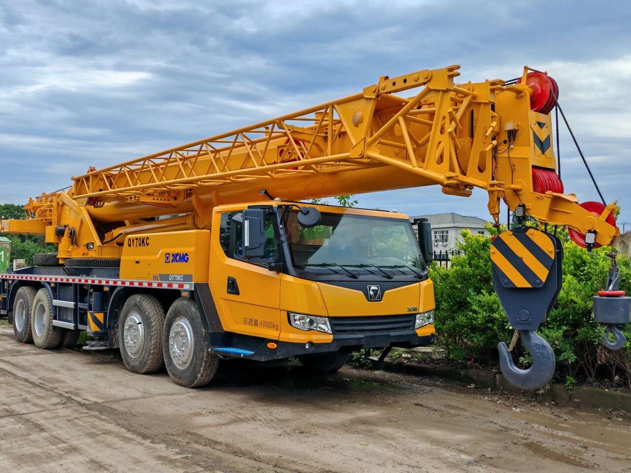XCMG QY70KC QY70KA XCT70 50 60 80 100 130 - Mobile crane: picture 1 XCMG QY70KC QY70KA XCT70 50 60 80 100 130 - Mobile crane: picture 1
