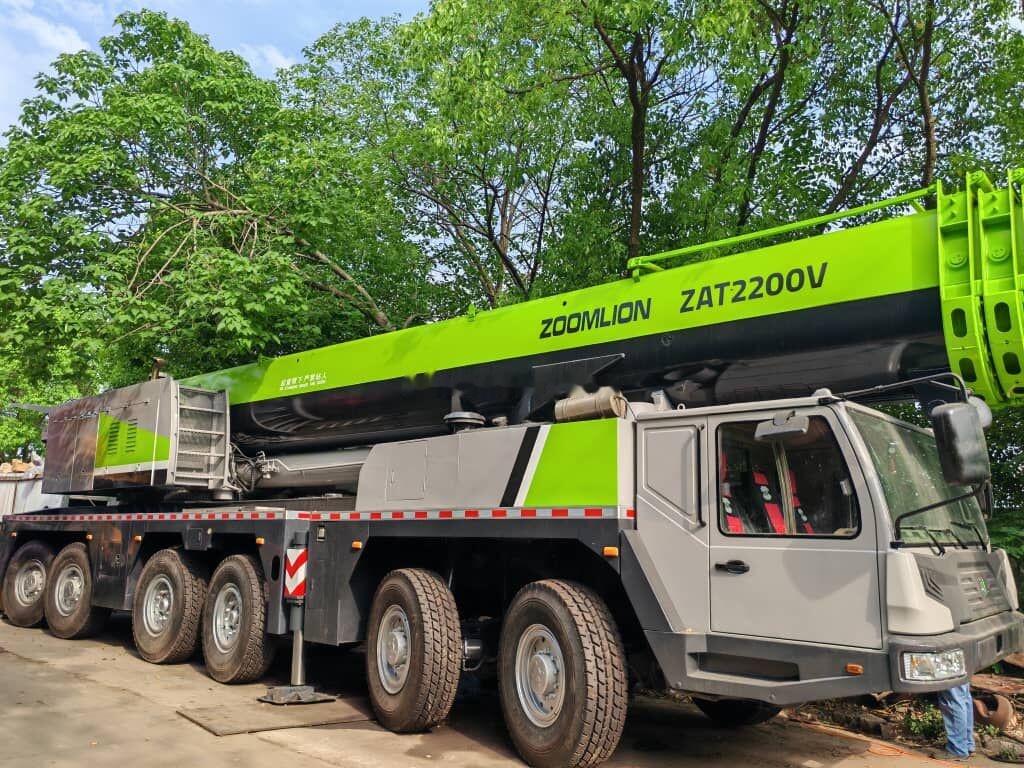 Zoomlion ZTC2200V 220T 220ton - Mobile crane: picture 1 Zoomlion ZTC2200V 220T 220ton - Mobile crane: picture 1