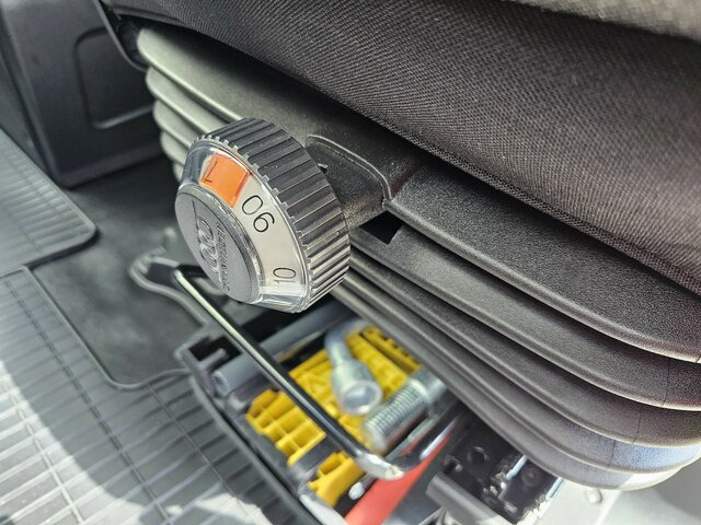 IVECO Daily 35S18HA8 3.0 Koffer Hi-Matic AHK Tacho... - Closed box van: picture 2 IVECO Daily 35S18HA8 3.0 Koffer Hi-Matic AHK Tacho... - Closed box van: picture 2