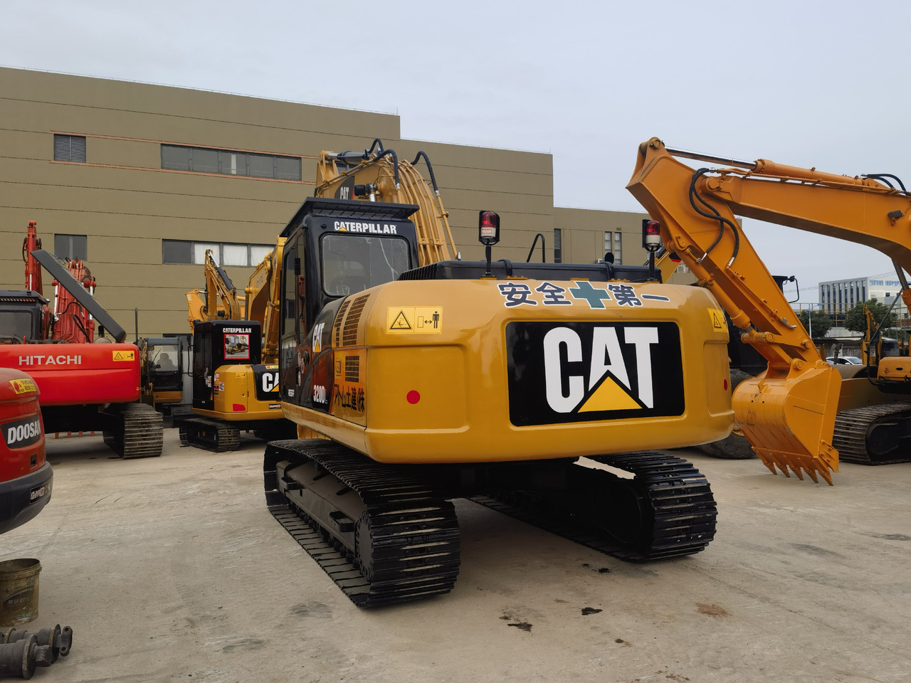 CAT 320DL Excavator - Crawler excavator: picture 5 CAT 320DL Excavator - Crawler excavator: picture 5