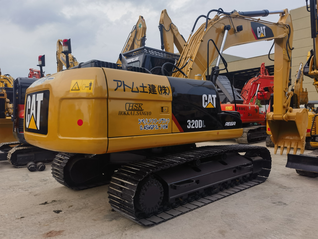 CAT 320DL Excavator - Crawler excavator: picture 3 CAT 320DL Excavator - Crawler excavator: picture 3