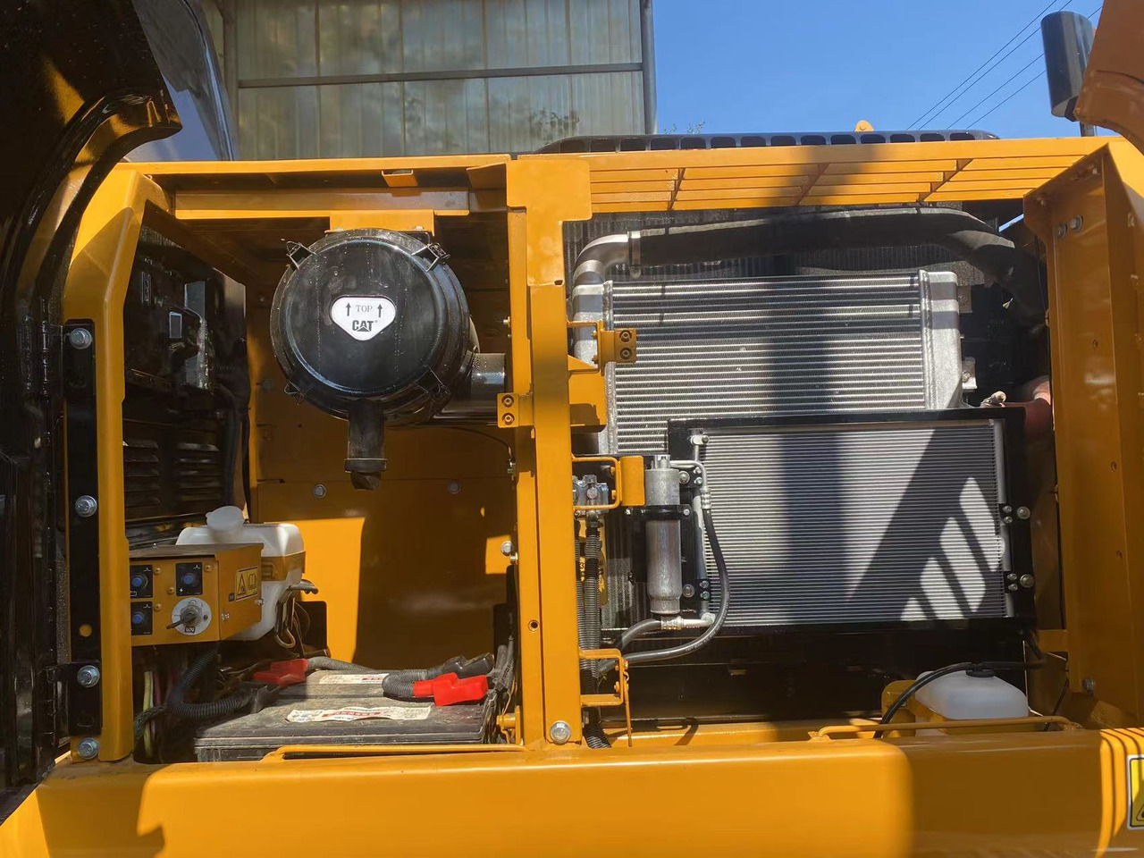 CAT 320DL Excavator - Crawler excavator: picture 4 CAT 320DL Excavator - Crawler excavator: picture 4