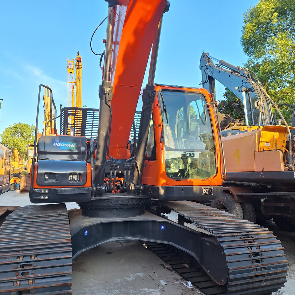 Doosan Dx225LC-9C Crawler Excavator - Crawler excavator: picture 1 Doosan Dx225LC-9C Crawler Excavator - Crawler excavator: picture 1