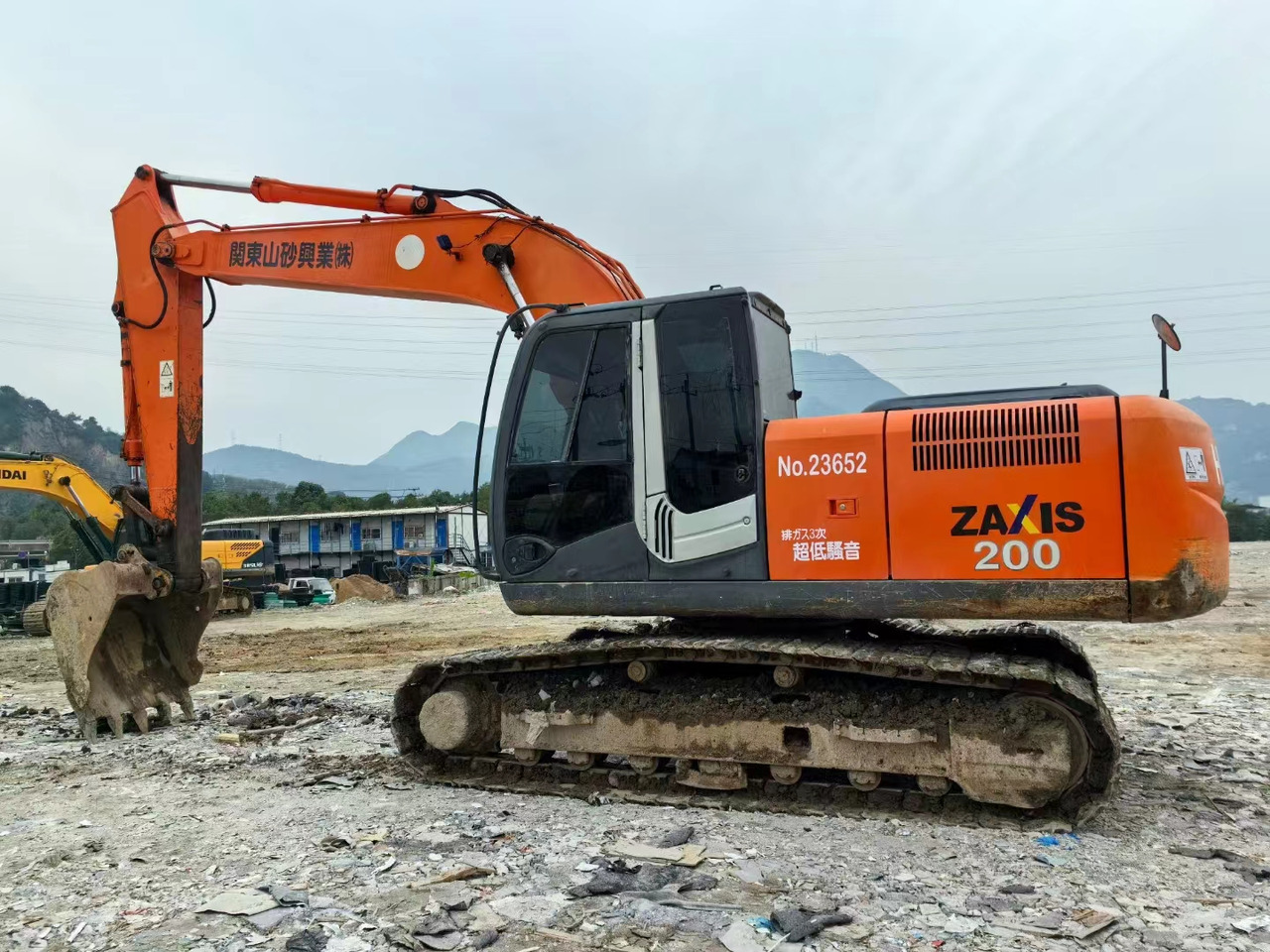Hitachi ZX200-3 Excavator - Crawler excavator: picture 4 Hitachi ZX200-3 Excavator - Crawler excavator: picture 4
