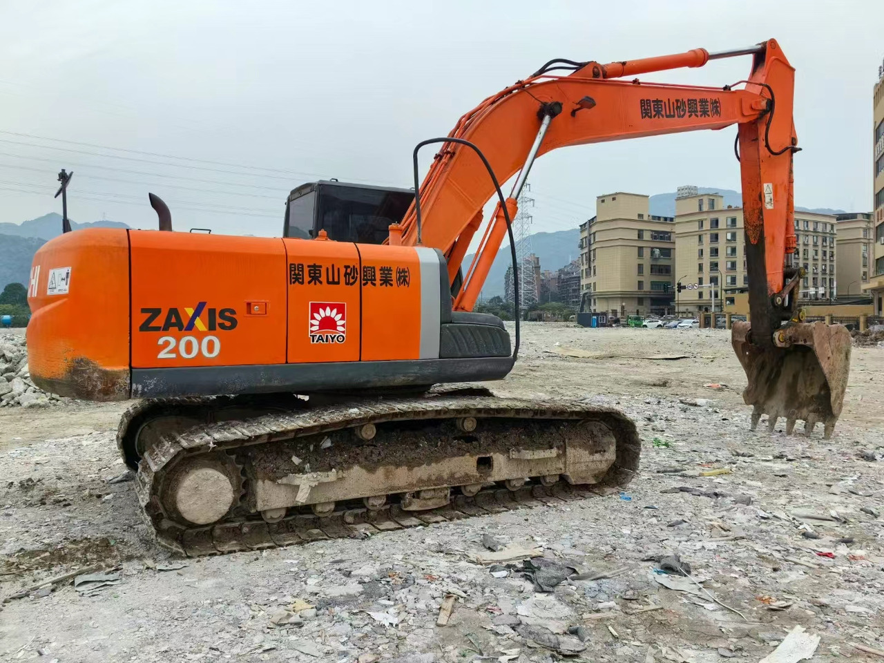 Hitachi ZX200-3 Excavator - Crawler excavator: picture 1 Hitachi ZX200-3 Excavator - Crawler excavator: picture 1