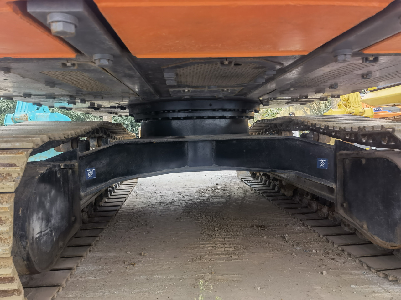 Hitachi ZX200-3 excavator - Crawler excavator: picture 2 Hitachi ZX200-3 excavator - Crawler excavator: picture 2