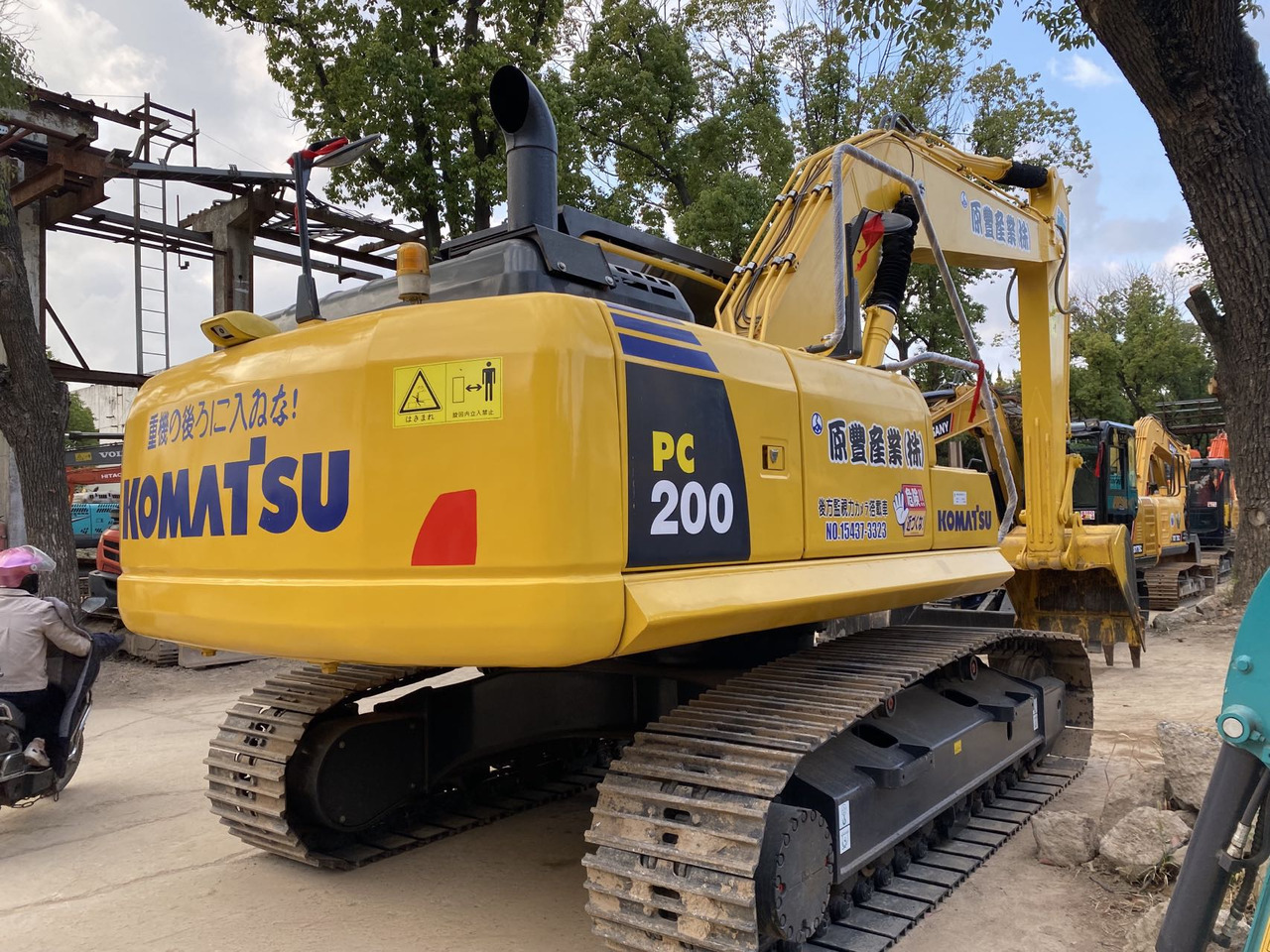 Komatsu PC200-8 Excavator - Crawler excavator: picture 1 Komatsu PC200-8 Excavator - Crawler excavator: picture 1