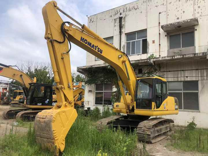 Komatsu PC220-7 - Crawler excavator: picture 5 Komatsu PC220-7 - Crawler excavator: picture 5