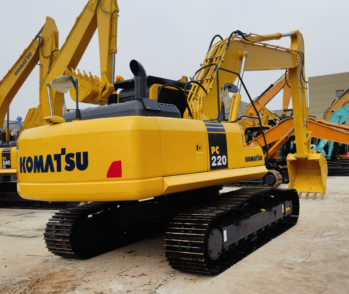 Komatsu PC220-8 Excavator - Crawler excavator: picture 1 Komatsu PC220-8 Excavator - Crawler excavator: picture 1