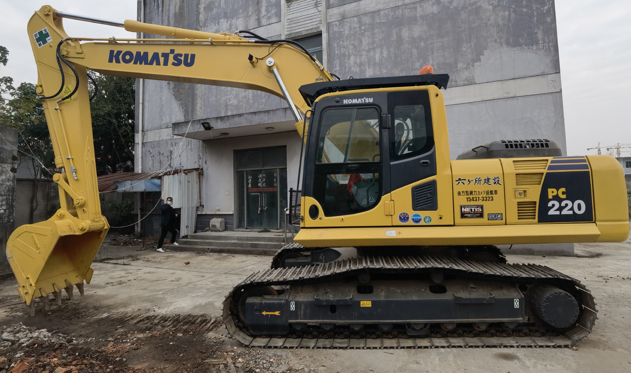 Komatsu PC220-8 Excavator - Crawler excavator: picture 2 Komatsu PC220-8 Excavator - Crawler excavator: picture 2