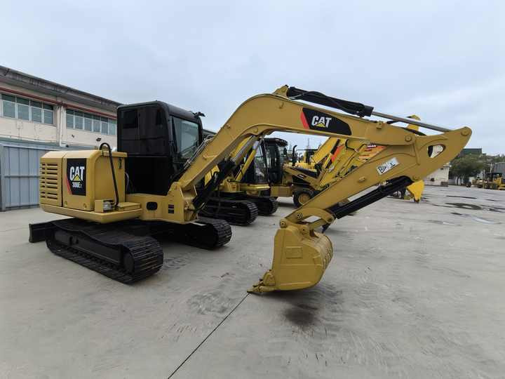 MINI Caterpillar Excavator SECOND HAND Excavator 305.5e2 Caterpillar Cat306e2 Small Hydraulic Excavator - Crawler excavator: picture 2 MINI Caterpillar Excavator SECOND HAND Excavator 305.5e2 Caterpillar Cat306e2 Small Hydraulic Excavator - Crawler excavator: picture 2