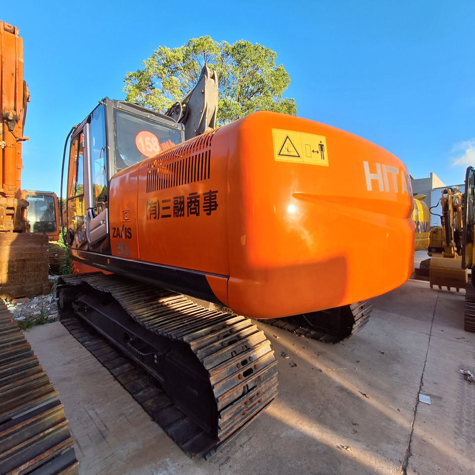 Second hand Hitachi ZX210 excavator - Excavator: picture 1 Second hand Hitachi ZX210 excavator - Excavator: picture 1