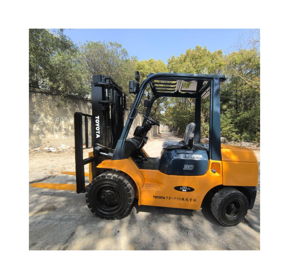 Toyota FD30 Forklift - Diesel forklift: picture 3 Toyota FD30 Forklift - Diesel forklift: picture 3