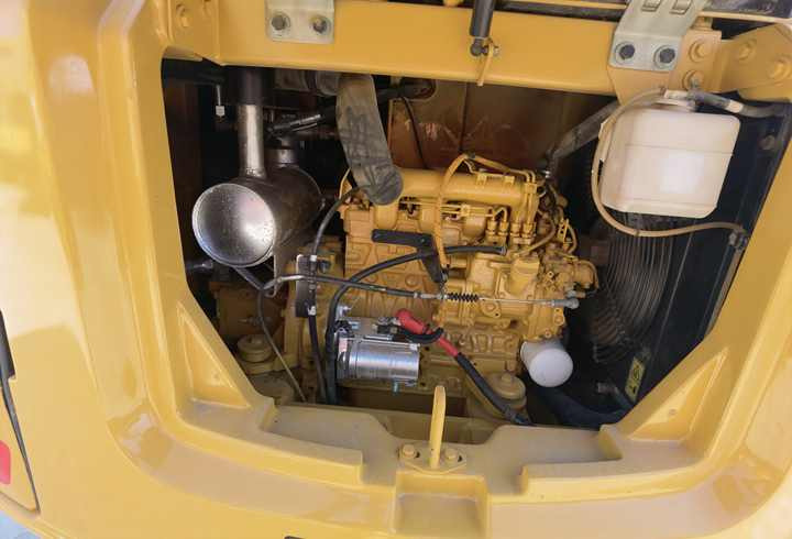 Used Japan CAT 305.5E2 excavator digger CAT mini hydraulic excavator for hot sale - Crawler excavator: picture 5 Used Japan CAT 305.5E2 excavator digger CAT mini hydraulic excavator for hot sale - Crawler excavator: picture 5