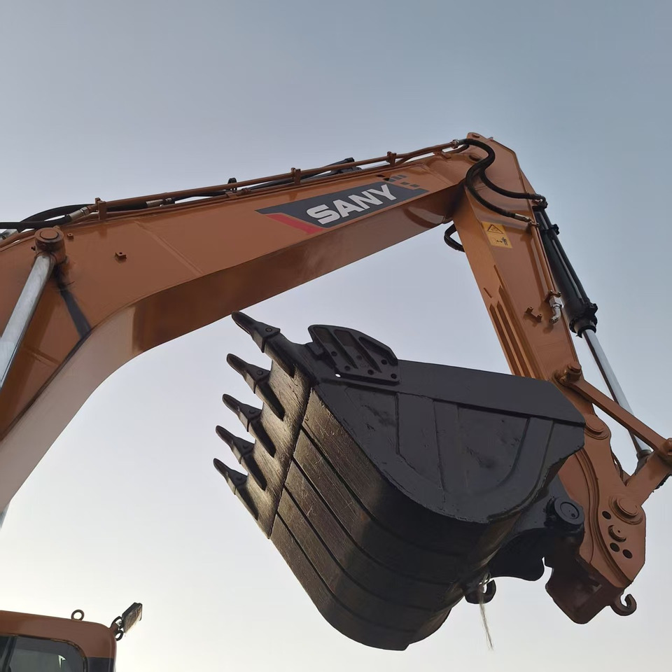 Used SANY 215c  Excavator - Crawler excavator: picture 2 Used SANY 215c  Excavator - Crawler excavator: picture 2