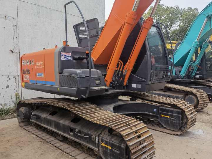 Used excavator zx200-3g Hitachi excavator ZX200-3 crawler excavator hitachi ZAXIS 200-3 cheap for sale - Excavator: picture 5 Used excavator zx200-3g Hitachi excavator ZX200-3 crawler excavator hitachi ZAXIS 200-3 cheap for sale - Excavator: picture 5