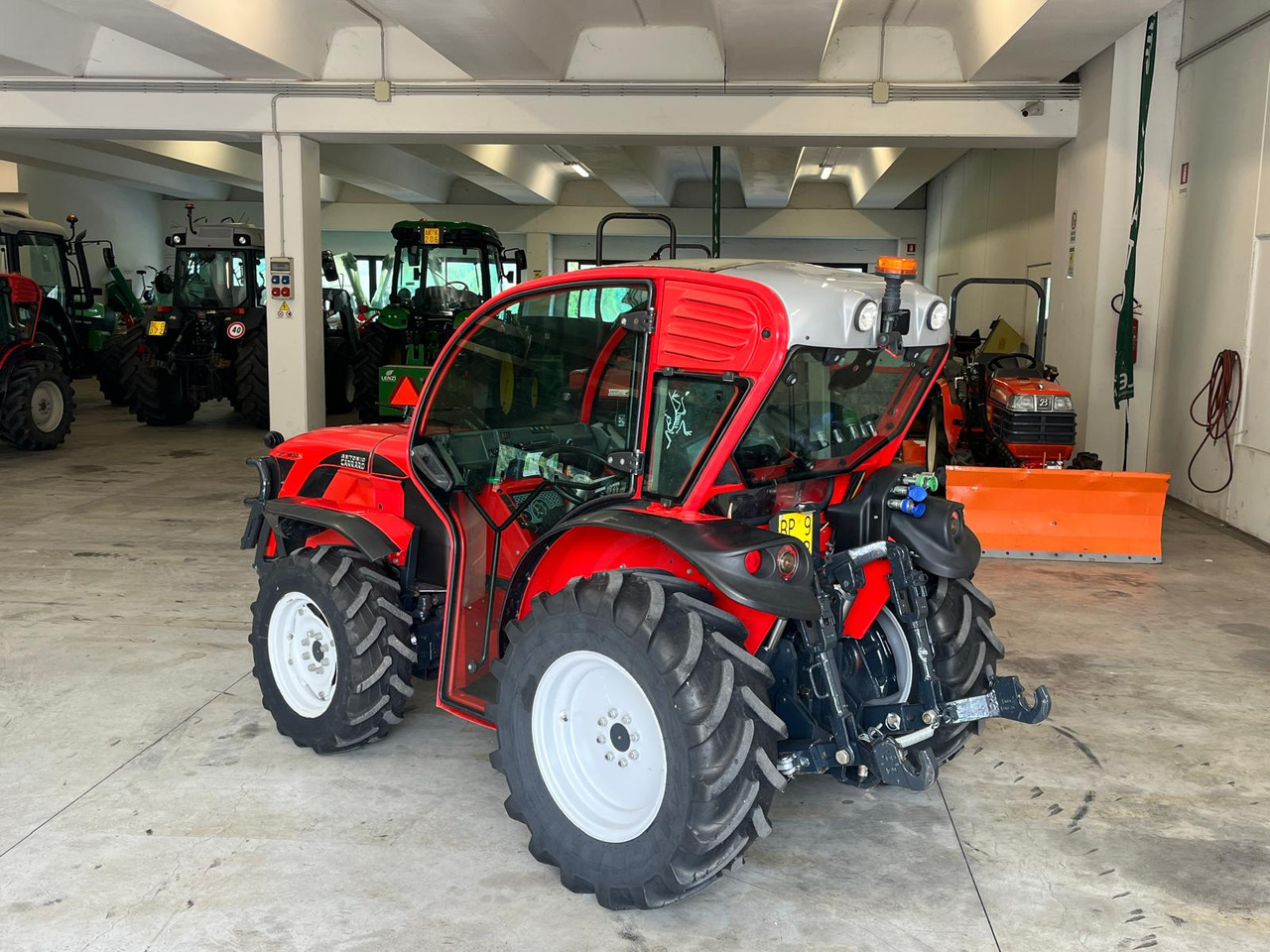 Farm tractor ANTONIO CARRARO TGF 7800S: picture 7