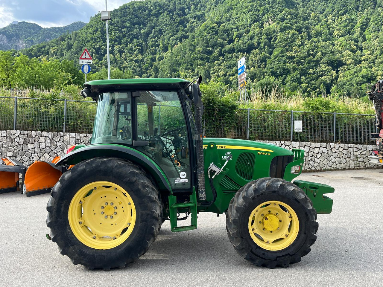 JOHN DEERE 5080 M - Farm tractor: picture 5 JOHN DEERE 5080 M - Farm tractor: picture 5
