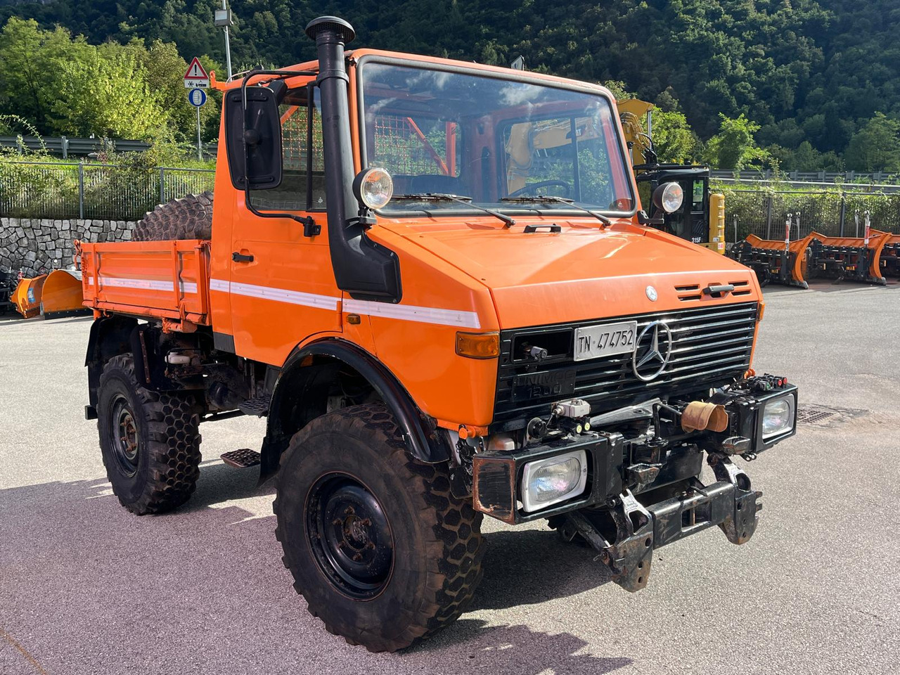 MERCEDES BENZ UNIMOG U1200 – 70 - Tipper: picture 4 MERCEDES BENZ UNIMOG U1200 – 70 - Tipper: picture 4