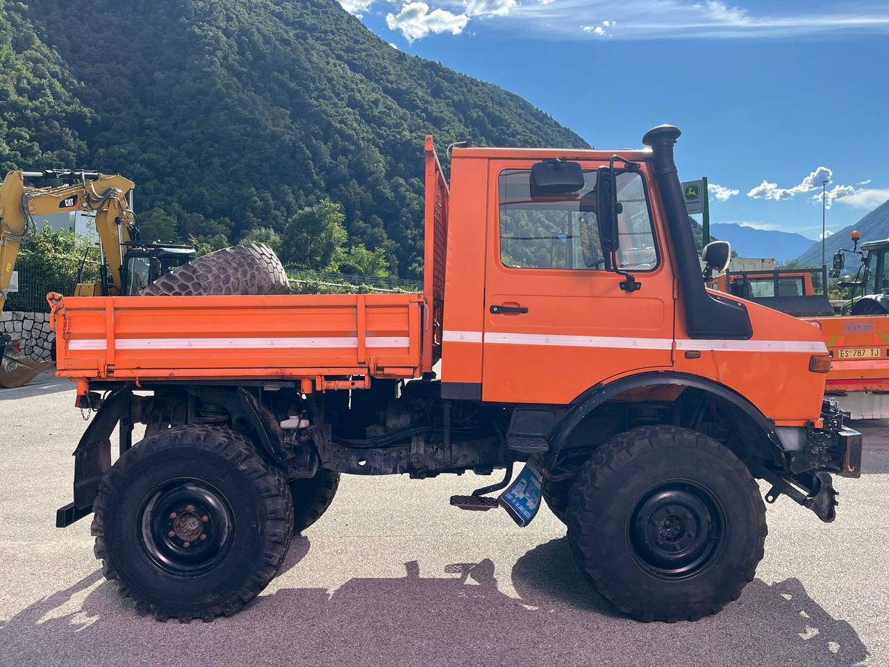 MERCEDES BENZ UNIMOG U1200 – 70 - Tipper: picture 5 MERCEDES BENZ UNIMOG U1200 – 70 - Tipper: picture 5