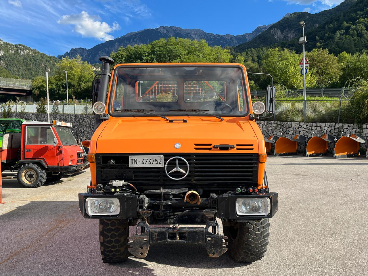 MERCEDES BENZ UNIMOG U1200 – 70 - Tipper: picture 3 MERCEDES BENZ UNIMOG U1200 – 70 - Tipper: picture 3
