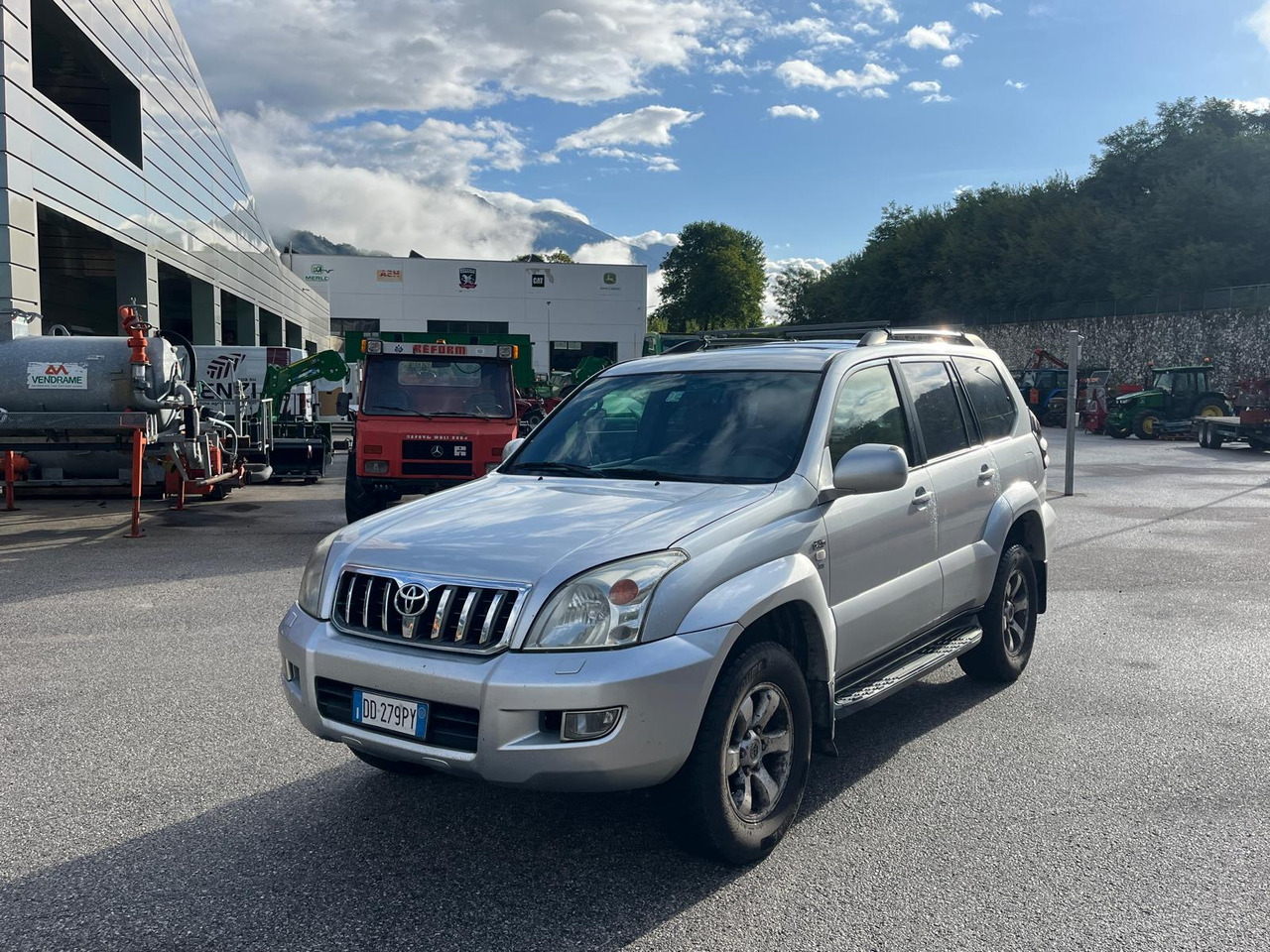 TOYOTA LAND CRUISER 4X4 3.0 D-4D - Car: picture 2 TOYOTA LAND CRUISER 4X4 3.0 D-4D - Car: picture 2