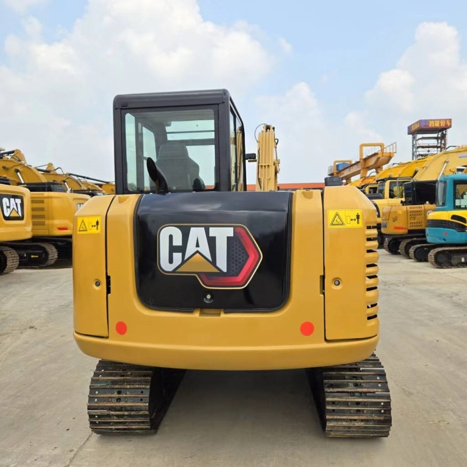 CAT 305 - Mini excavator: picture 2 CAT 305 - Mini excavator: picture 2