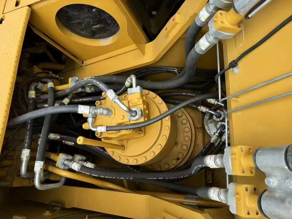 CAT 330 - Crawler excavator: picture 2 CAT 330 - Crawler excavator: picture 2