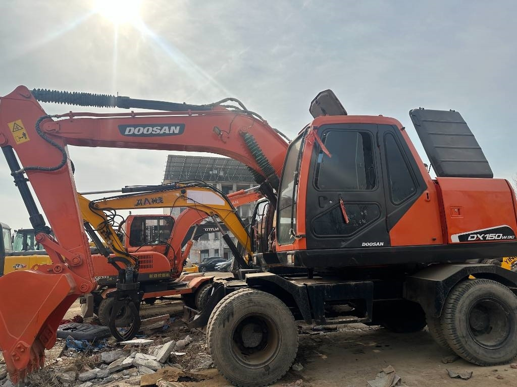 Doosan DH 150 W-7 - Wheel excavator: picture 5 Doosan DH 150 W-7 - Wheel excavator: picture 5