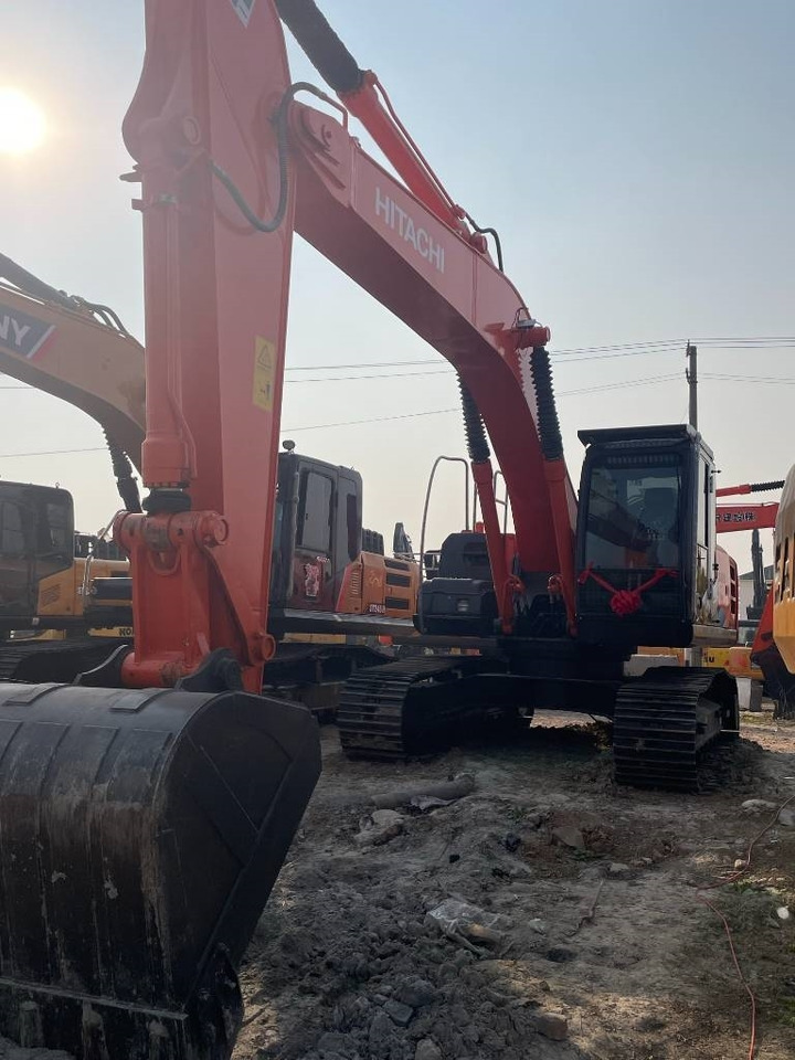 Hitachi 210LC - Crawler excavator: picture 4 Hitachi 210LC - Crawler excavator: picture 4