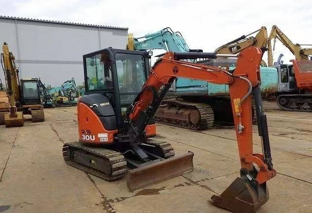 Crawler excavator Hitachi 30: picture 9