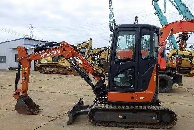 Crawler excavator Hitachi 30: picture 10