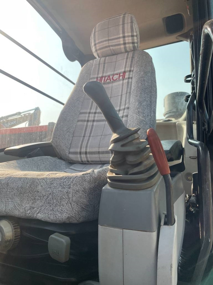 Crawler excavator Hitachi ZX 130: picture 8