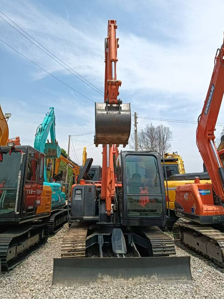 Hitachi ZX 70  - Mini excavator: picture 1 Hitachi ZX 70  - Mini excavator: picture 1