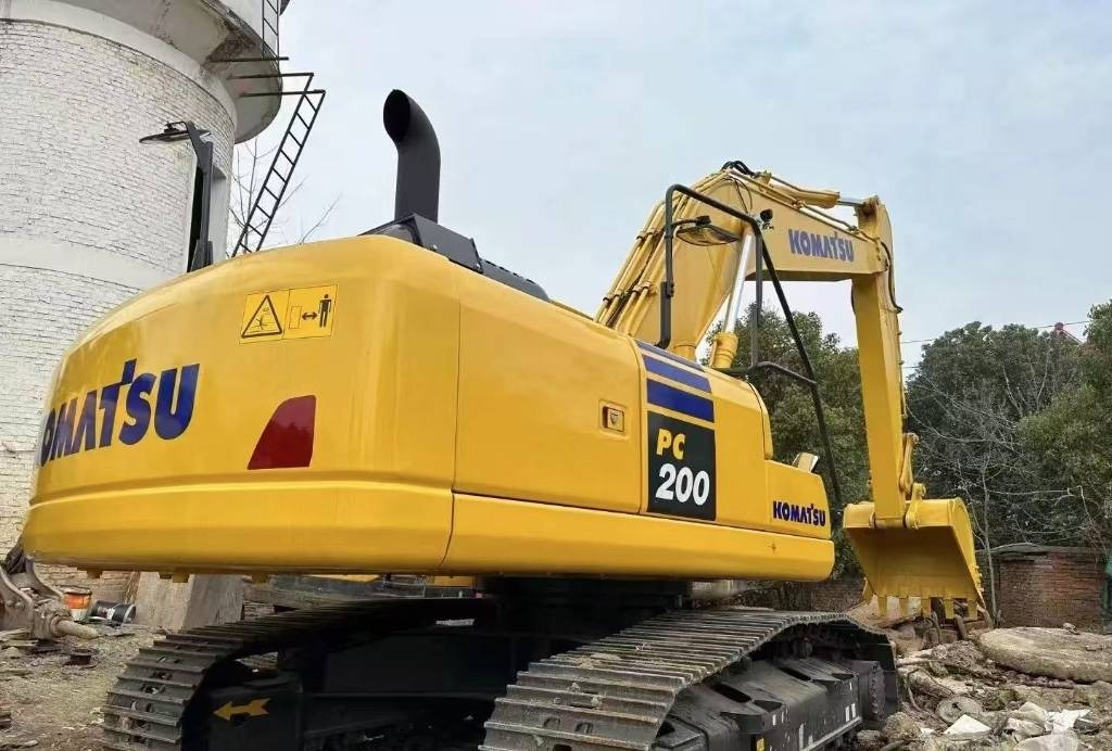 Komatsu PC 200-8  - Crawler excavator: picture 1 Komatsu PC 200-8  - Crawler excavator: picture 1