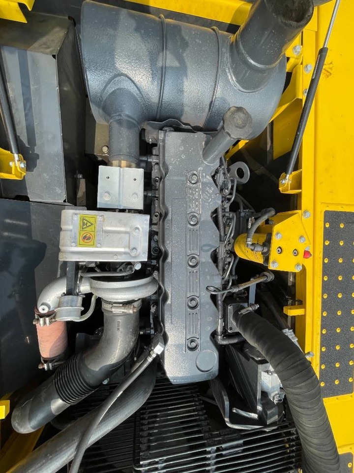Komatsu PC 220-8 - Crawler excavator: picture 4 Komatsu PC 220-8 - Crawler excavator: picture 4