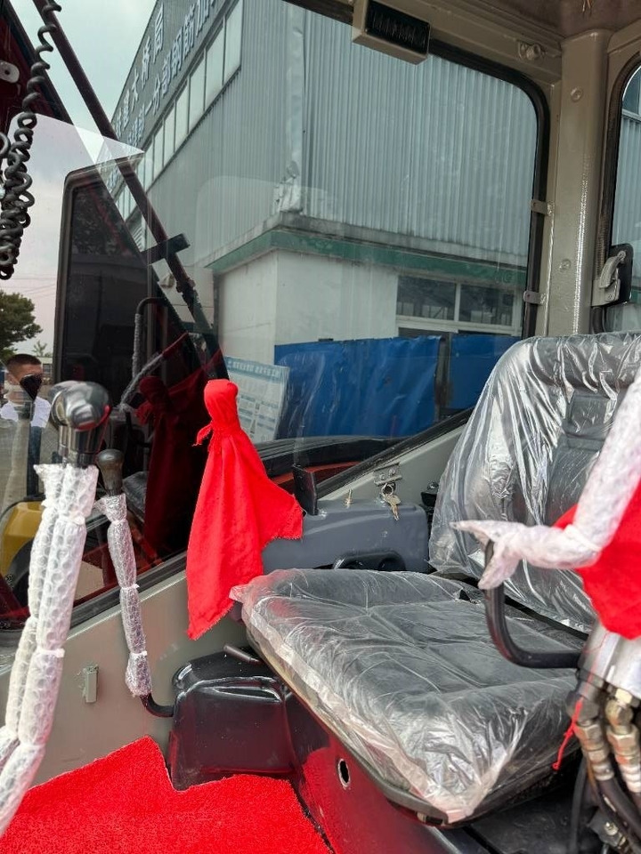 日立 ZX 55 - Crawler excavator: picture 5 日立 ZX 55 - Crawler excavator: picture 5