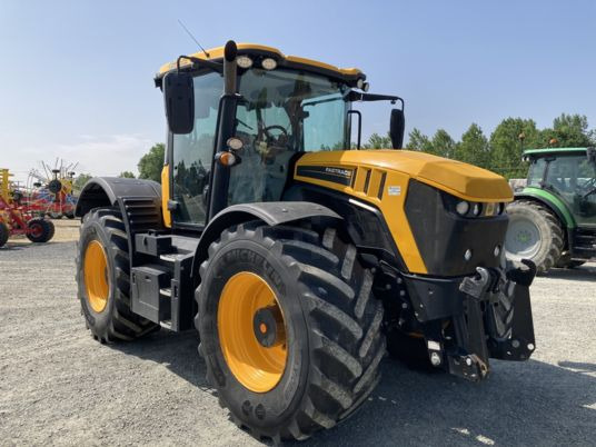JCB FASTRAC 4220 - Farm tractor: picture 1 JCB FASTRAC 4220 - Farm tractor: picture 1