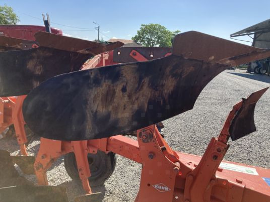 Kuhn MULTIMASTER 121 - Plow: picture 5 Kuhn MULTIMASTER 121 - Plow: picture 5