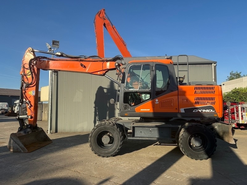 Doosan DX 140 W-5 - Wheel excavator: picture 1 Doosan DX 140 W-5 - Wheel excavator: picture 1