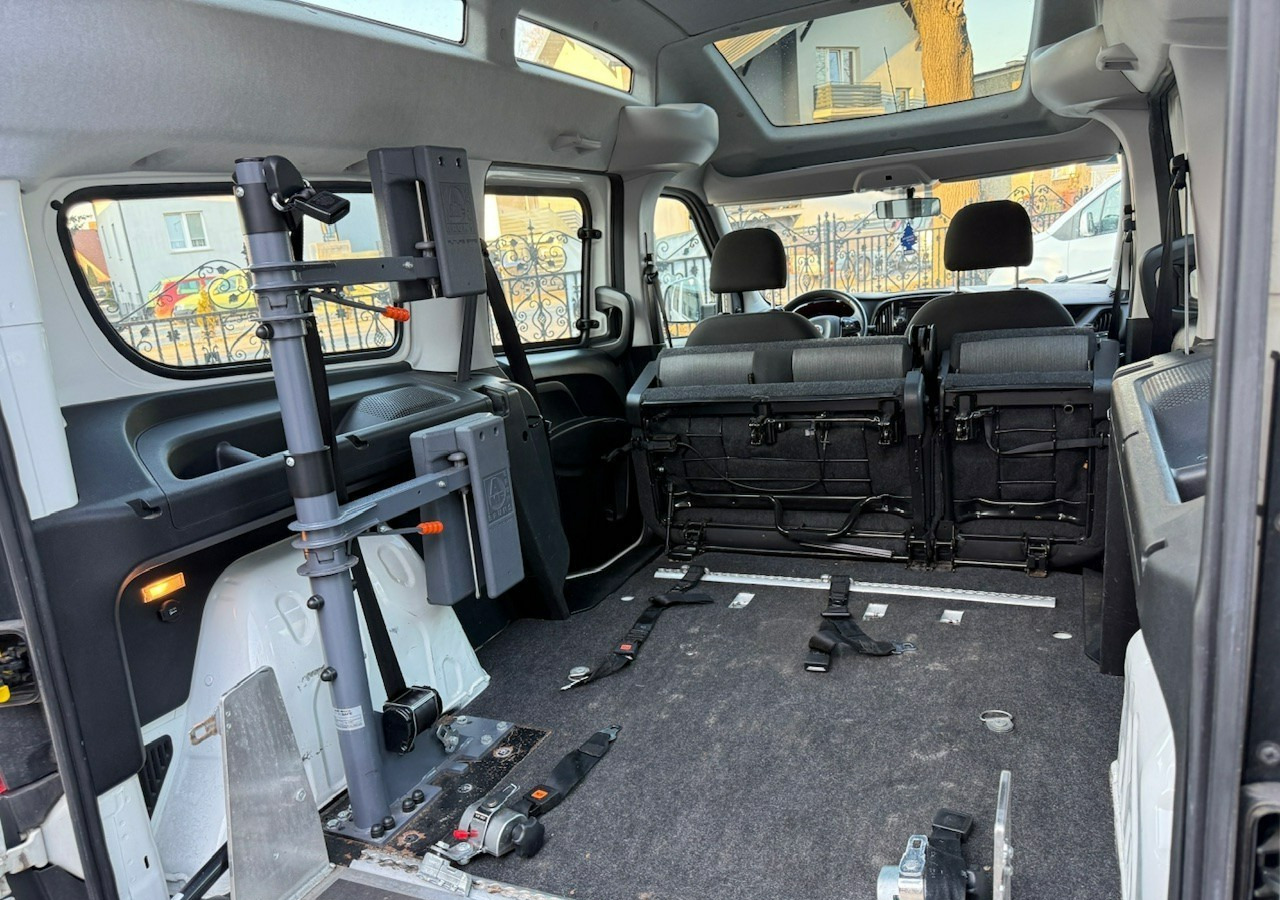 Fiat Doblo II Doblo 1.6-120KM dla Niepełnosprawnych RAMPA Inwalida Model 2020 - Car: picture 4 Fiat Doblo II Doblo 1.6-120KM dla Niepełnosprawnych RAMPA Inwalida Model 2020 - Car: picture 4