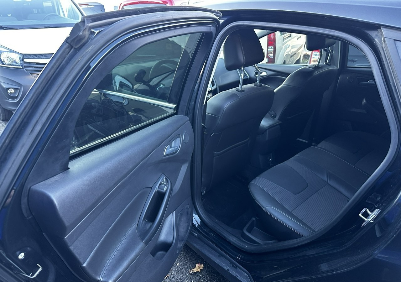 Hatchback Ford Focus III Ford Focus Bogate wyposażenie 2012: picture 17
