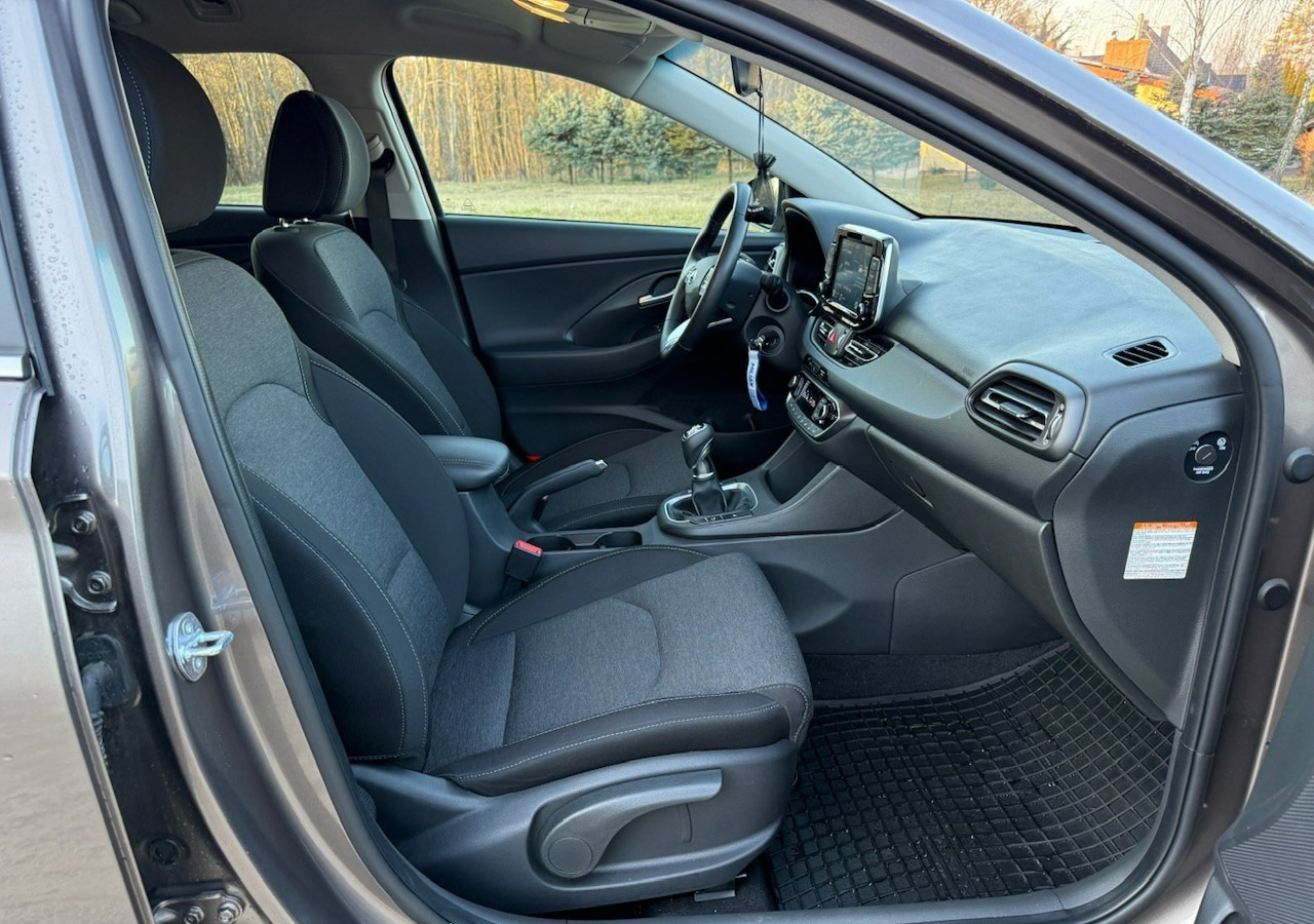 Hyundai i30 II Hyundai i30 1.5T-GDI160KM SMART PLUS +LED Salon PL-Gwarancja 2028 - Car: picture 4 Hyundai i30 II Hyundai i30 1.5T-GDI160KM SMART PLUS +LED Salon PL-Gwarancja 2028 - Car: picture 4