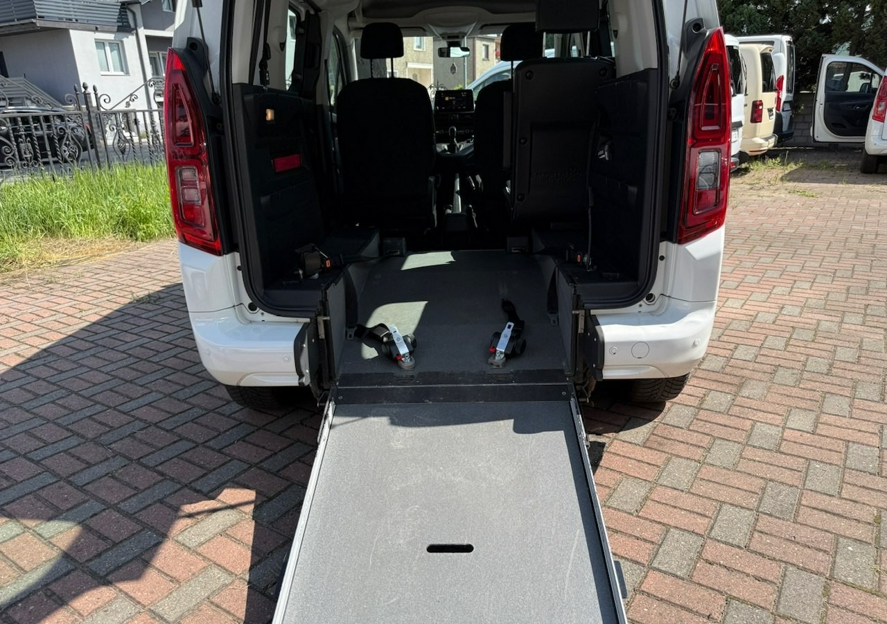 Opel Combo IV Combo Life Combo do przewozu Niepełnosprawnych inwalida rampa Model 2021 - Car: picture 5 Opel Combo IV Combo Life Combo do przewozu Niepełnosprawnych inwalida rampa Model 2021 - Car: picture 5