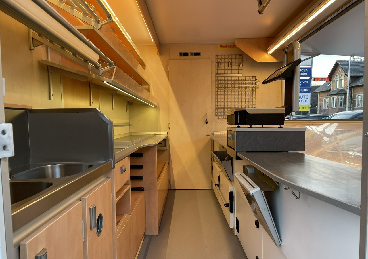Renault Master Autosklep Wędlin Gastronomiczny Food Truck Foodtruck sklep BORCO 201 - Vending truck: picture 2 Renault Master Autosklep Wędlin Gastronomiczny Food Truck Foodtruck sklep BORCO 201 - Vending truck: picture 2